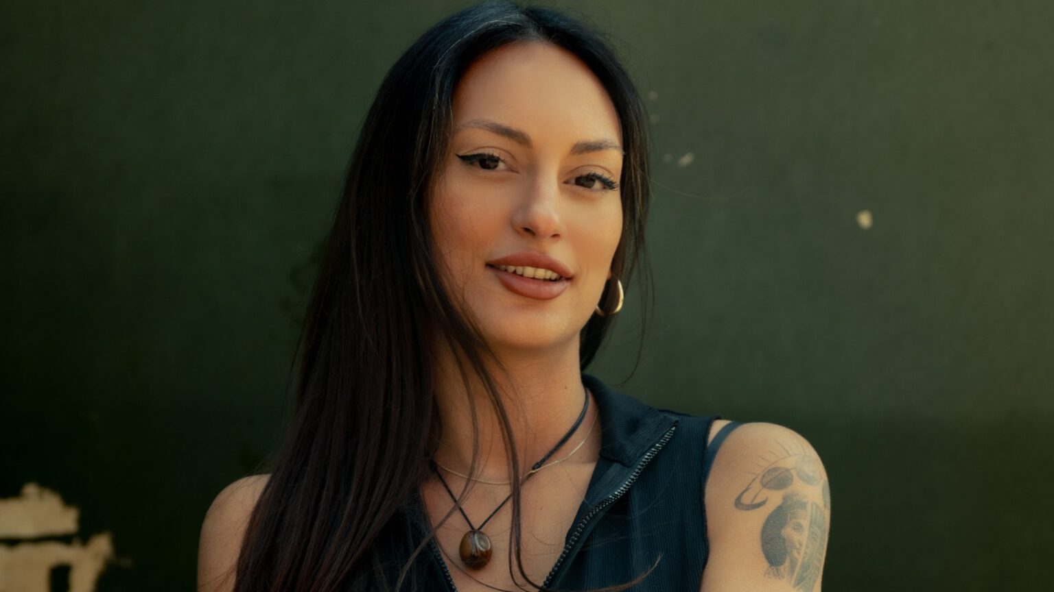 Beste Hira, female Techno DJ