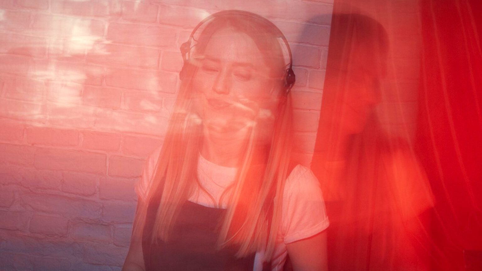 Dona Volkova, femal dub techno DJ