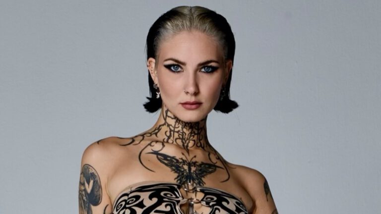 Nikolina, female hard techno dj