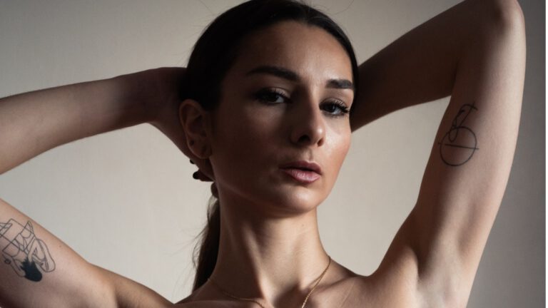 Carla Schmitt, female hard techno DJ